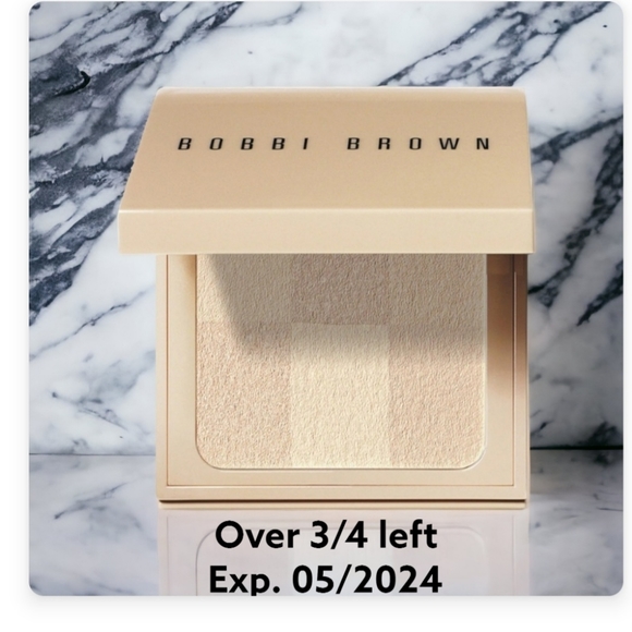 Bobbi Brown Other - Bobbi Brown Illuminating Powder- Nude Shade